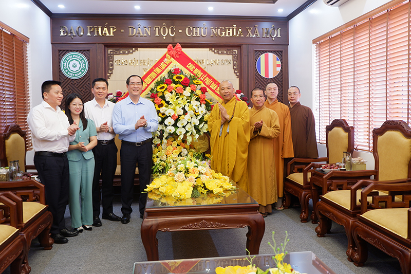 Lạng Sơn: Lãnh đạo chính quyền, MTTQ và các cơ quan đoàn thể tỉnh thăm chúc mừng Đại lễ Phật đản - Phật lịch 2568