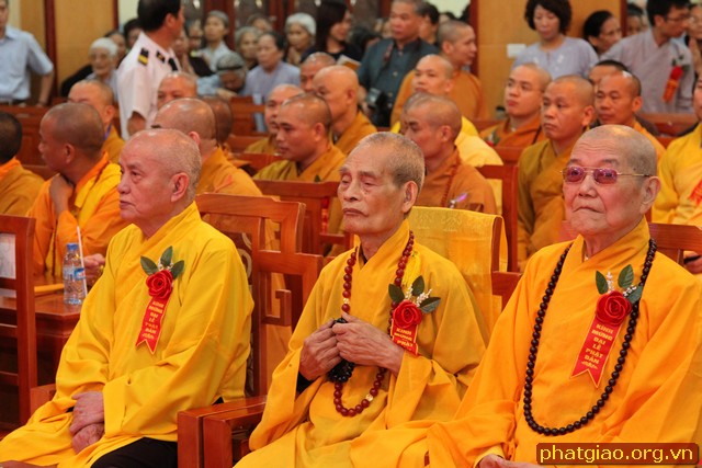 Chư tôn thiền đức chứng minh