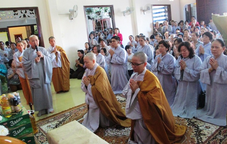 Cúng dường tại đạo tràng an cư chùa Phước Viên (Q.Bình Thạnh, TP.HCM)