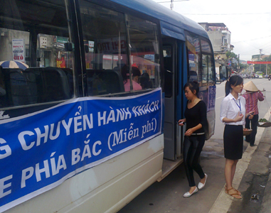 Khách được sử dụng xe buýt miễn phí từ Bến xe Lạng Sơn lên Bến xe phía Bắc