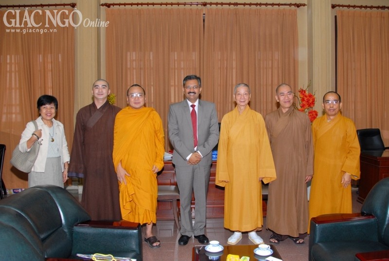 Lãnh sự quán Ấn Độ và Hoa Kỳ thăm Học viện PGVN tại TP. Hồ Chí Minh