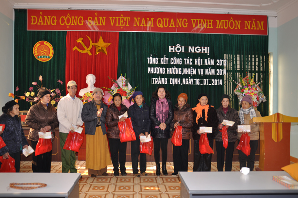 Ban Trị sự Phật giáo tỉnh Lạng Sơn tặng 1000 xuất quà Tết cho người nghèo
