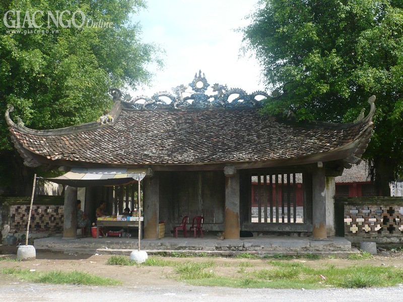 Tam quan chùa Đại Bi