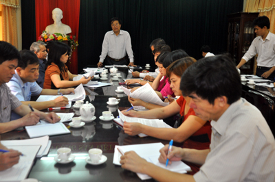 Đồng chí Tô Hùng Khoa phó Chủ tịch UBND tỉnh phát biểu chỉ đạo tại buổi họp