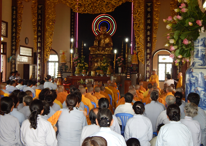 Buổi lễ diễn ra sáng nay, 30-5, có gần 1.000 Tăng Ni, Phật tử, lãnh đạo địa phương tham dự