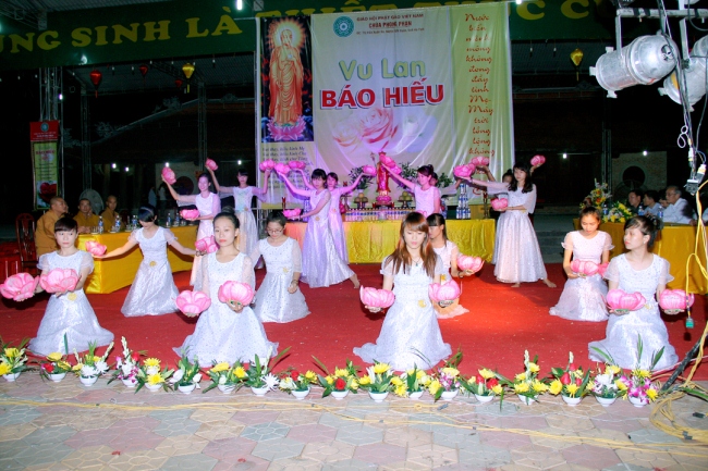 Chùa Phong Phạn tổ chức Đại lễ Vu lan báo hiếu 2014