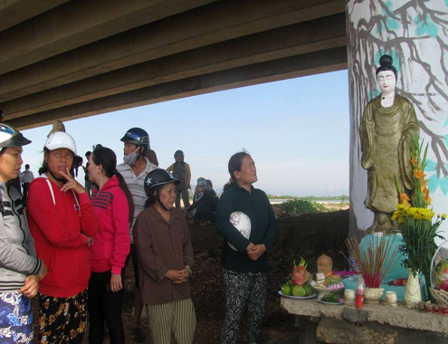 Bức tượng do nhóm ngư dân vớt lên từ vùng biển đầm Thị Nại gây xôn xao dư luận nhiều ngày qua. Ảnh: Minh Thùy.