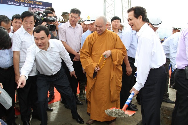 Lào Cai: Thủ tướng Nguyễn Tấn Dũng tham dự lễ đặt đá xây dựng chùa Bảo An chân núi Fansipan