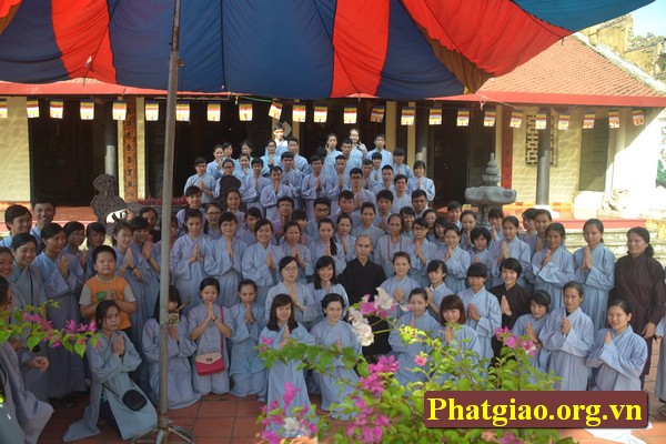 Nghỉ lễ, học "Tri ân – báo ân 2014" tại chùa Đình Quán