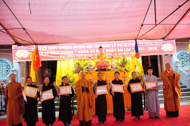 Hải Phòng:Trao giấy chứng nhận thi giáo lý quận Dương Kinh