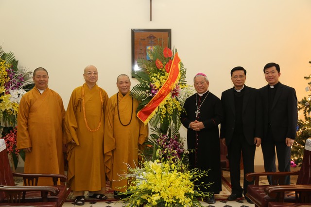 Lãnh đạo GHPGVN chúc mừng Giáng sinh tại Tòa Giám mục Hà Nội