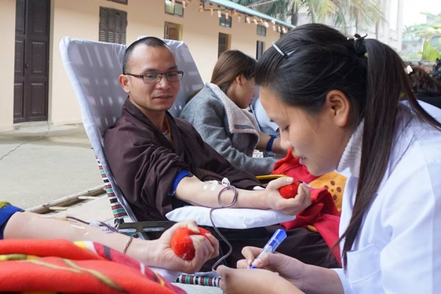 Chư Tăng PG Thanh Hóa tham gia hiến máu tại ngày hội