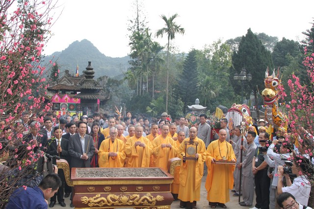 Hà Nội; Khai mạc Lễ hội chùa Hương năm 2015