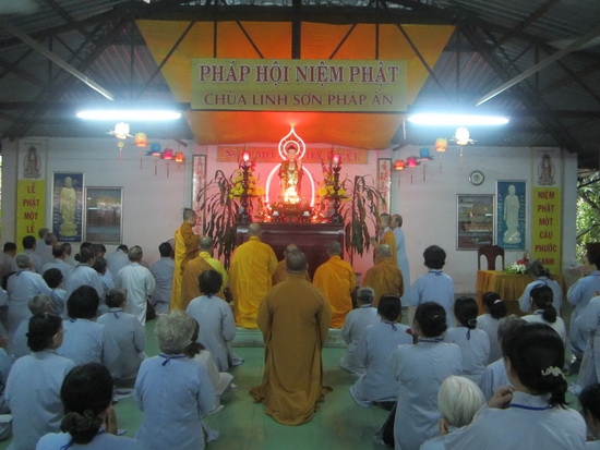 Hơn 700 Phật tử tham dự khóa tu đầu năm tại chùa Linh Sơn Pháp Ấn