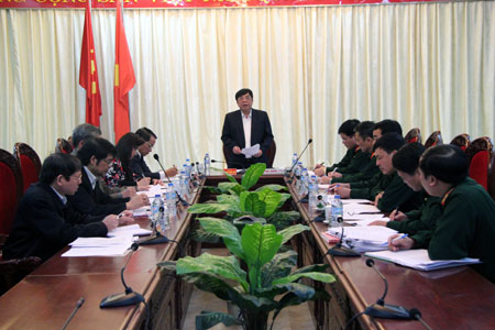 Đồng chí Phùng Thanh Kiểm phát biểu chỉ đạo tại buổi làm việc với Bộ Chỉ huy quân sự tỉnh