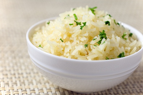 Tiêu thụ quá nhiều gạo trắng là nguyên nhân dẫn đến bệnh tiểu đường và béo phì.