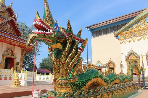 Wat Chaiya Mangkalaram tọa lạc tại số 17 Lorong Burma, 10250 Geogretown, Penang, Malaysia. Hàng ngày chùa mở cửa từ 7h đến 18h, riêng chánh điện mở cửa 8h đến 17h. Du khách thăm chùa không mất phí. Ảnh: Phan Ngọc Hạnh.