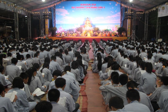 Thái Bình: Gần 1000 thiện sinh về chùa Từ Xuyên dự khóa tu sen hồng