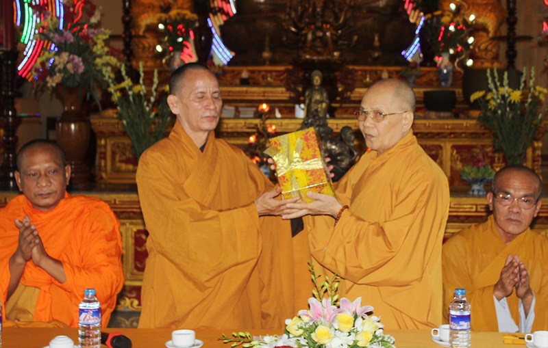 Trung ương Giáo hội thăm Phật giáo tỉnh Phú Yên