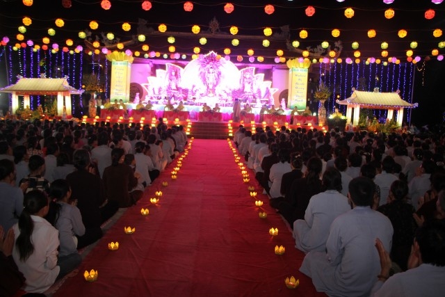 Hà Nam: Chùa Ninh Tảo tổ chức Đại lễ Vu lan bông hồng cài áo