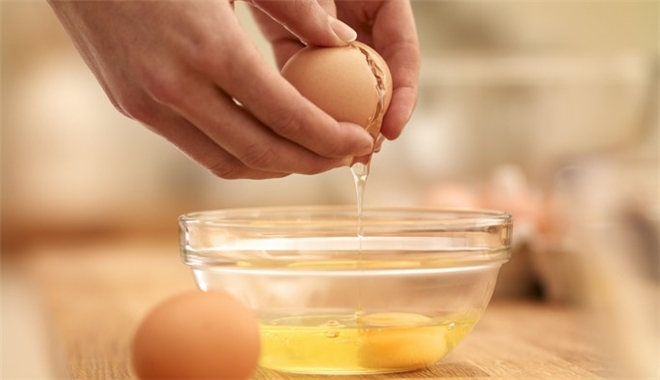 Tại sao các chuyên gia sức khỏe khuyên nên ăn trứng gà đều đặn?