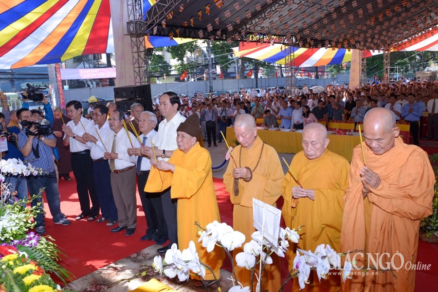 TP.HCM: Trang nghiêm lễ rót đồng tôn tượng Bổn Sư tại Việt Nam Quốc Tự