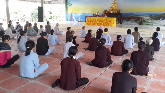 Thái Bình: Khóa tu niệm Phật một ngày chùa Văn Môn