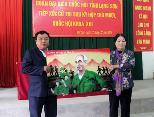 Đoàn ĐBQH tỉnh tiếp xúc cử tri huyện Chi Lăng