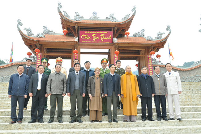 Lạng Sơn: Thượng tướng Đặng Văn Hiếu đến lễ Phật tại chùa Tân Thanh