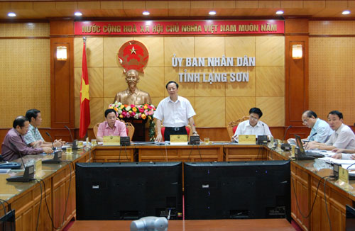 Đồng chí Phạm Ngọc Thưởng phát biểu tại cuộc làm việc
