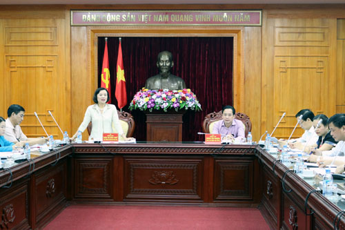 Đồng chí Trần Thị Bích Thủy phát biểu tại buổi làm việc