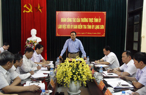 Đồng chí Trần Sỹ Thanh phát biểu tại buổi làm việc