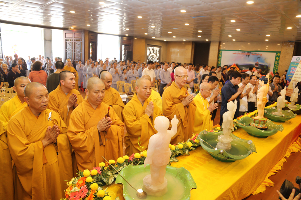 Nghệ An: Lễ hội Văn hóa Phật giáo "Hương Sen Xứ Nghệ 2016"