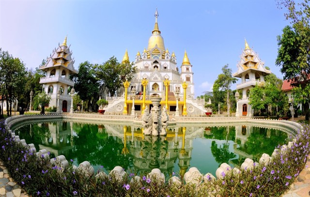 Vẻ đẹp của "chùa Thái Lan phiên bản Việt" ngay giữa lòng Sài Gòn