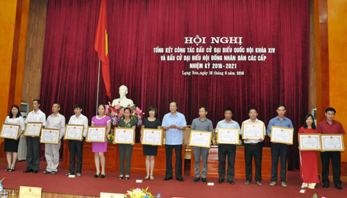 Các tập thể và cá nhân nhận Bằng khen của Chủ tịch UBND tỉnh