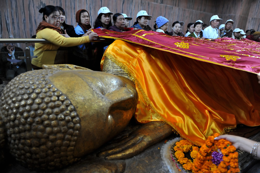 Tượng Phật nhập Niết-bàn tại Kusinagar