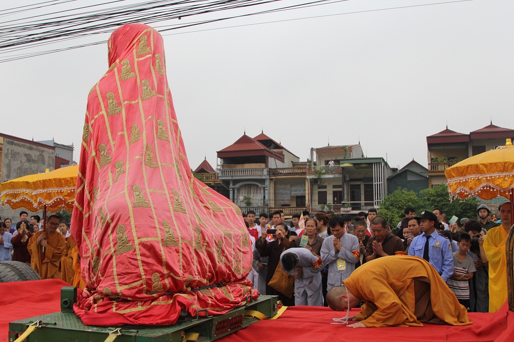 Hà Nội: Lễ cung tiễn tượng Phật ngọc Hoà bình Thế Giới