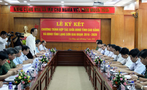 Đồng chí Phạm Ngọc Thưởng phát biểu tại buổi ký kết