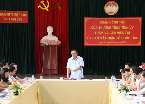 Đồng chí Bí thư Tỉnh ủy phát biểu tại buổi làm việc