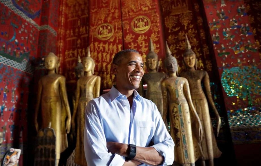Ông Obama tới thăm chùa Wat Xieng Thong (ảnh: AP)