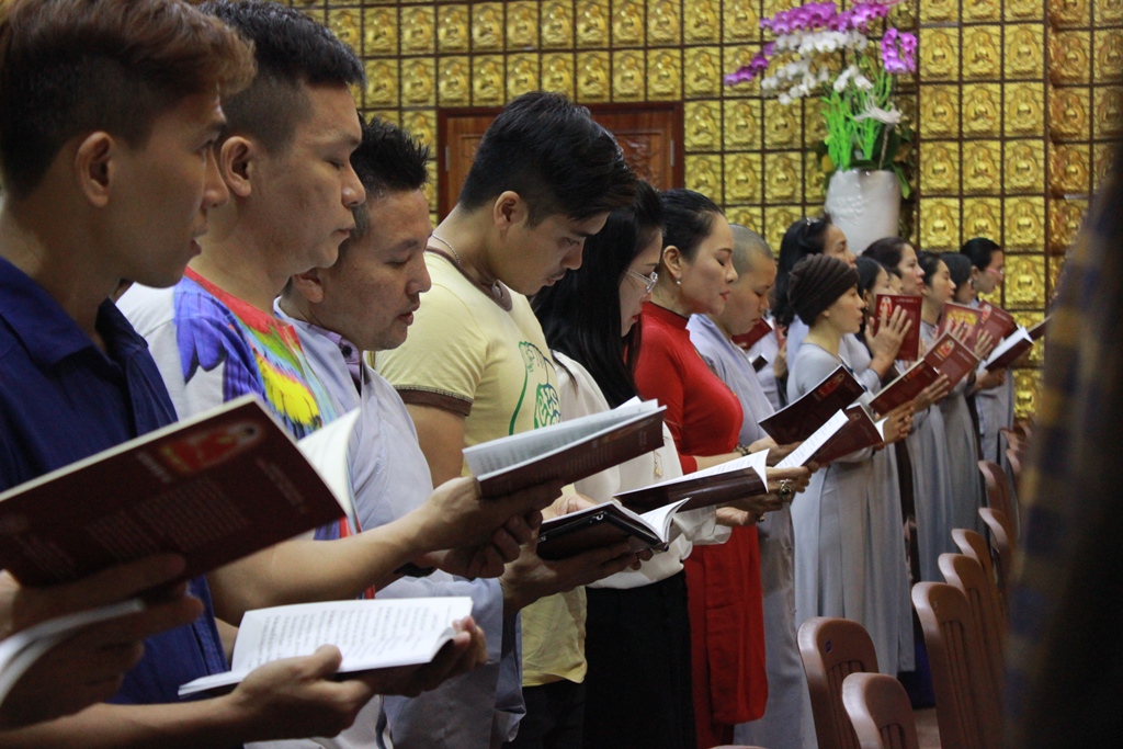 Cầu an cho ca sĩ Minh Thuận tại chùa Giác Ngộ