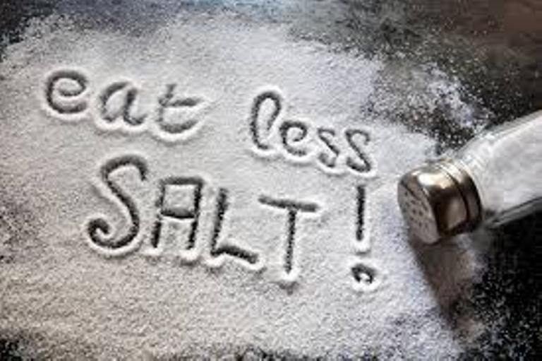 Nếu bạn hấp thu ít hơn 2.300 mg muối mỗi ngày cũng không mang lại lợi ích gì cho tim mạch