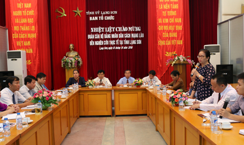 Quang cảnh buổi tiếp và làm việc với Đoàn cán bộ học viên Đảng Nhân dân cách mạng Lào tại Lạng Sơn