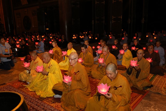 Ninh Bình: Đêm hội hoa đăng cầu Quốc thái Dân an tại chùa Bái Đính