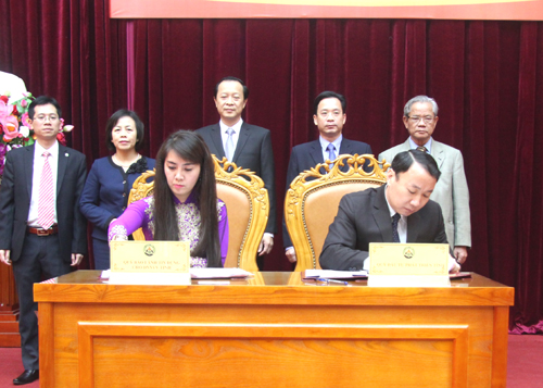 Ký hợp đồng ủy thác thực hiện nghiệp vụ bảo lãnh của Quỹ bảo lãnh tín dụng cho doanh nghiệp nhỏ và vừa tỉnh