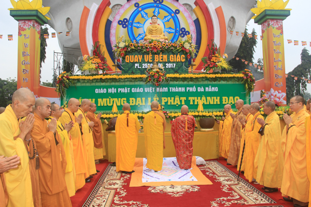 PG TP.Đà Nẵng trang nghiêm kỷ niệm Phật thành đạo