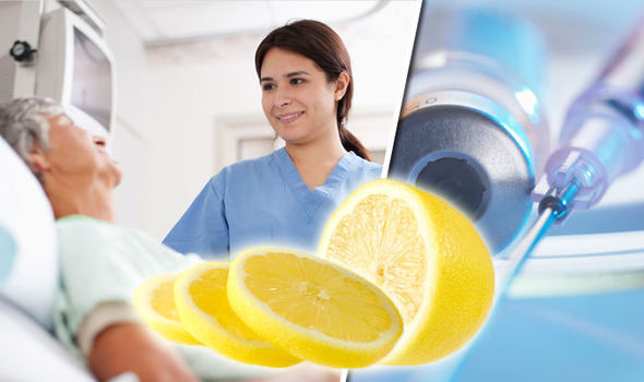 Vitamin C có hiệu quả đáng kể trong việc ngăn chặn sự phát triển của các tế bào ung thư.