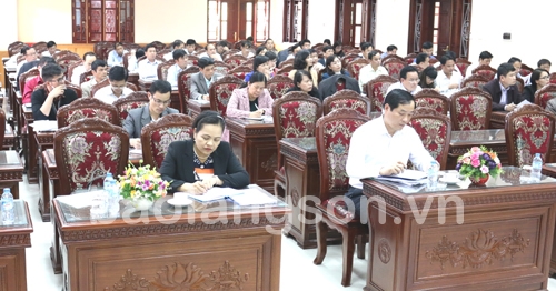 Các đại biểu dự hội nghị tập huấn hướng dẫn xây dựng đề án vị trí việc làm khối đảng, đoàn thể