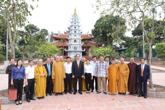Chủ tịch nước chúc mừng Phật đản 2017 đức Pháp chủ GHPGVN