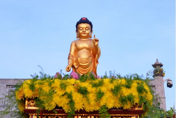 Đức Phật thị hiện đã mở ra con đường bình an cho nhân loại - Ảnh: Bảo Toàn